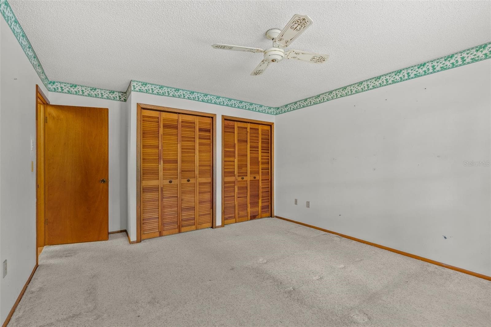 1090 ROLLING OAKS AVENUE — photo 21 of 55