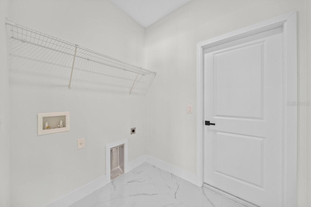 29 DIPLOMAT PARKWAY — photo 14 of 20