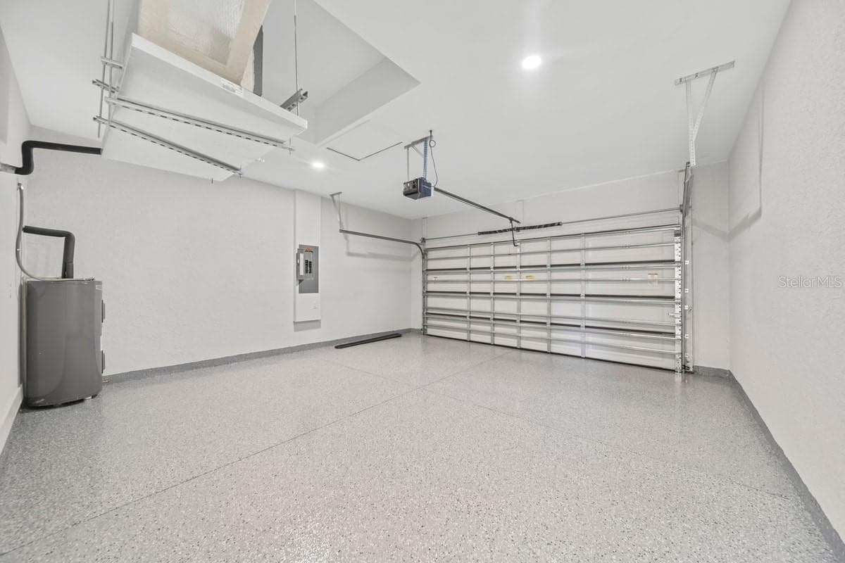 29 DIPLOMAT PARKWAY — photo 15 of 20
