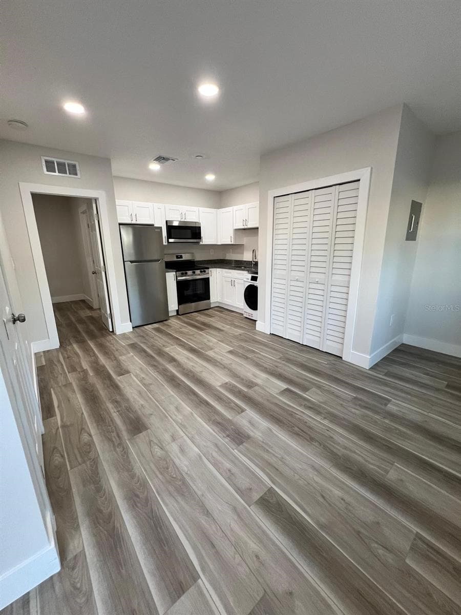 475 UMATILLA BOULEVARD — photo 6 of 21