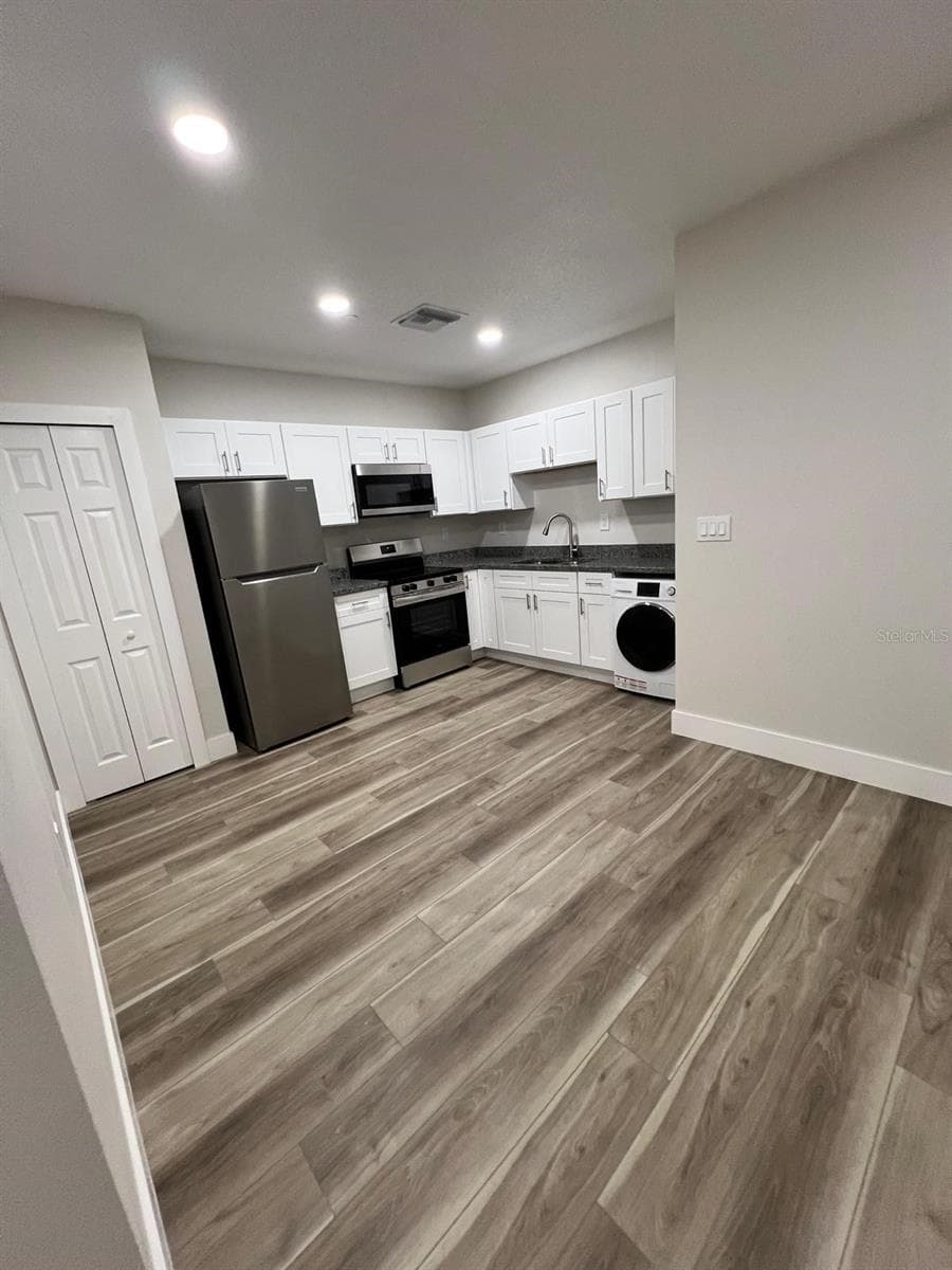 475 UMATILLA BOULEVARD — photo 17 of 21