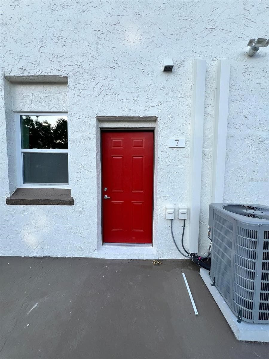 475 UMATILLA BOULEVARD — photo 13 of 21