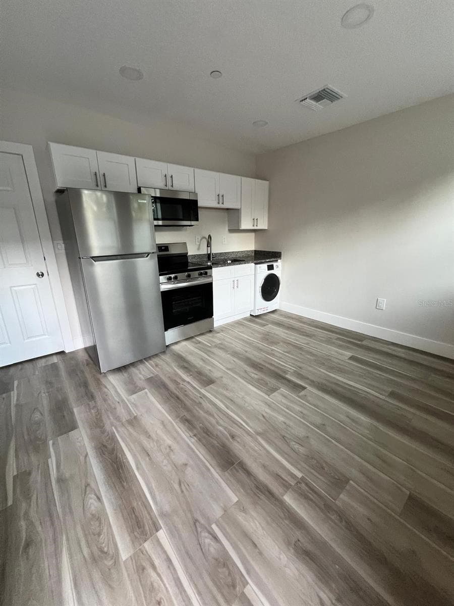 475 UMATILLA BOULEVARD — photo 15 of 21