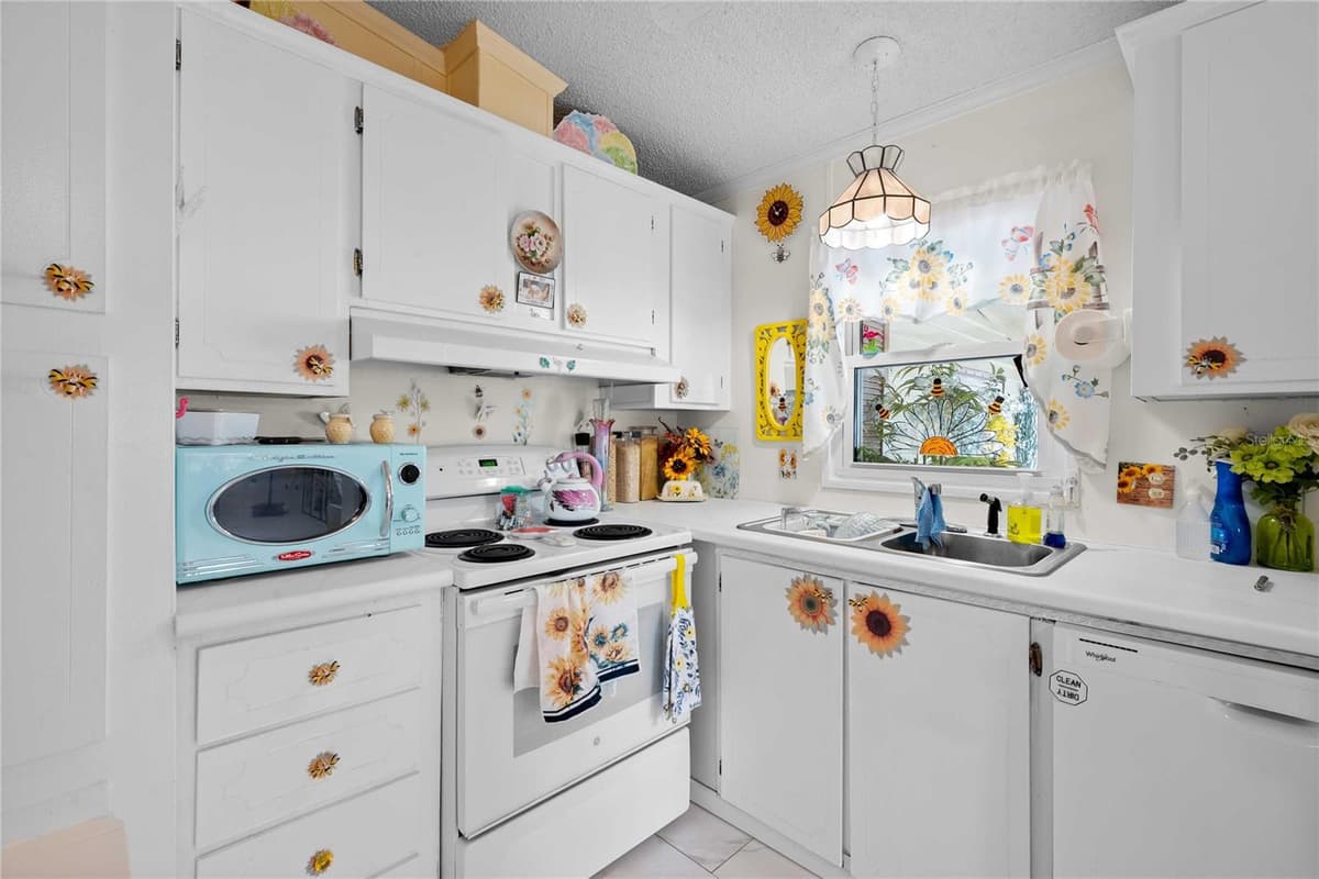 3145 GREAT OAK STREET — photo 8 of 32