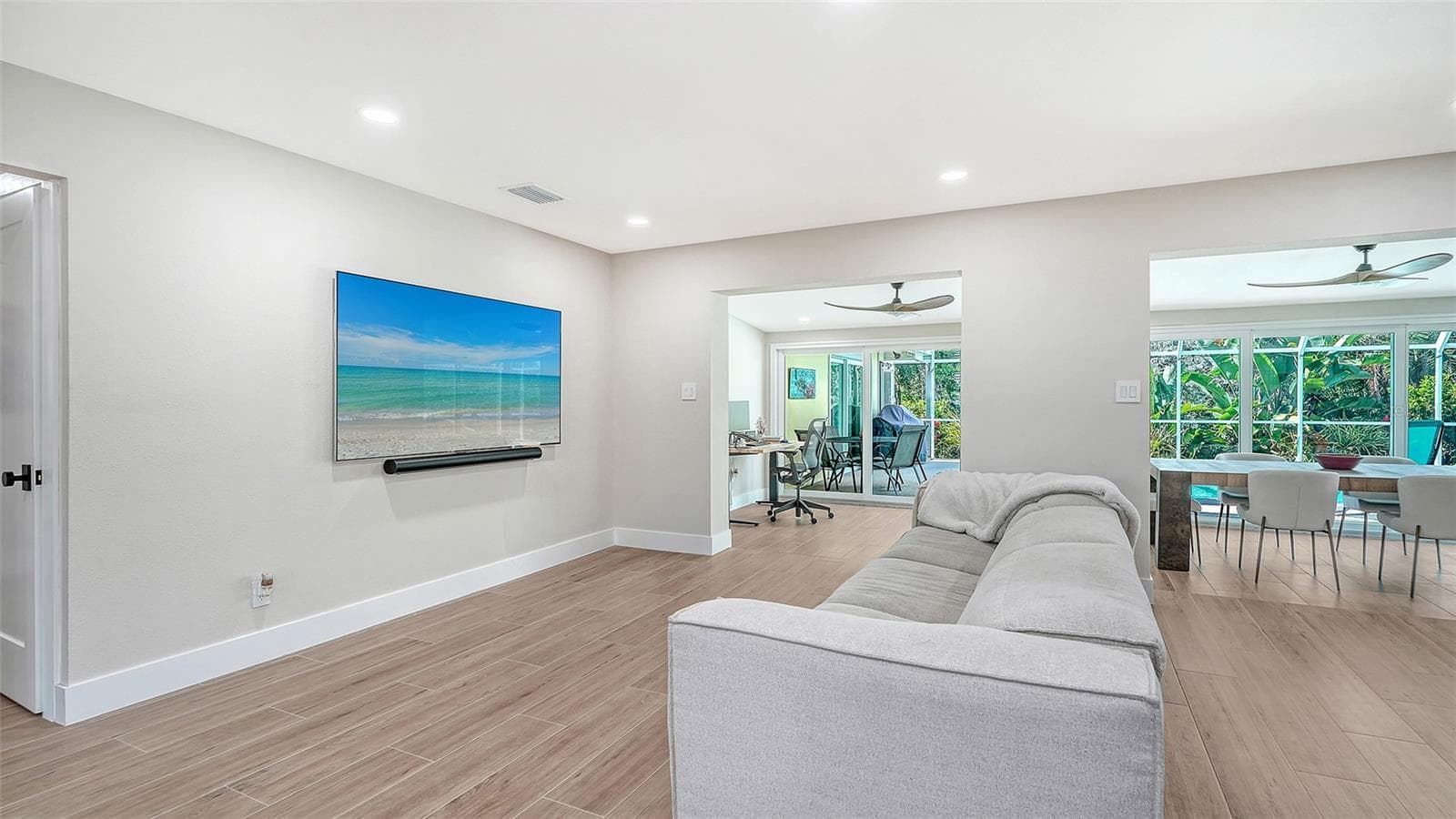 602 BUTTONWOOD DRIVE — photo 13 of 61