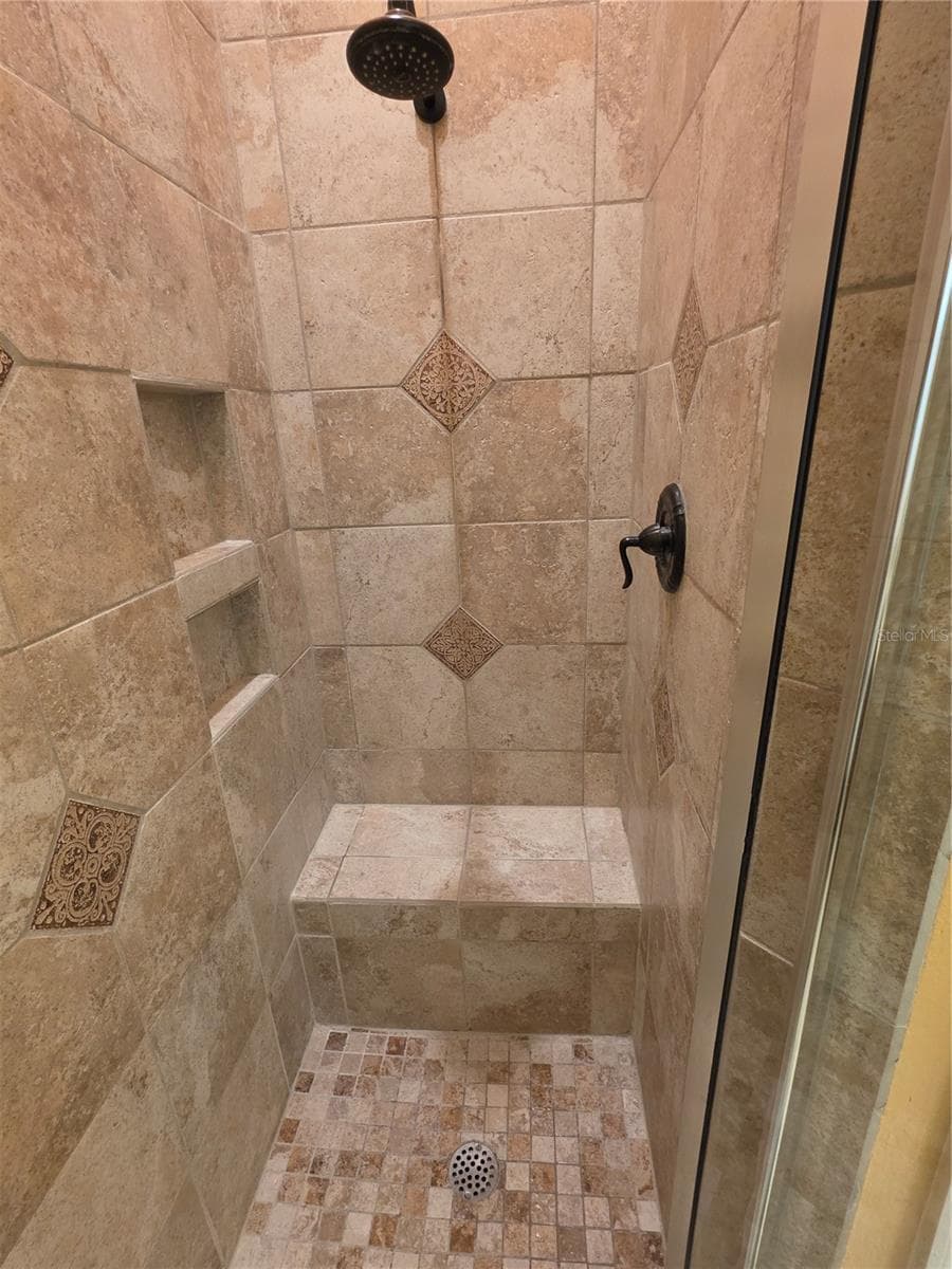 11717 DERBYSHIRE DRIVE — photo 29 of 36