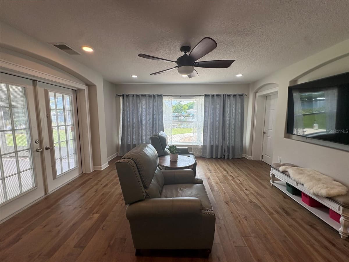 1645 SPRING GARDEN DRIVE — photo 15 of 63
