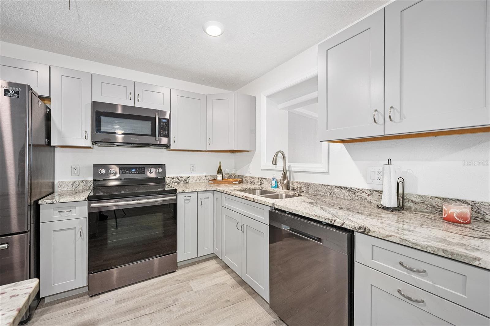 235 GREENWOOD AVENUE — photo 14 of 40