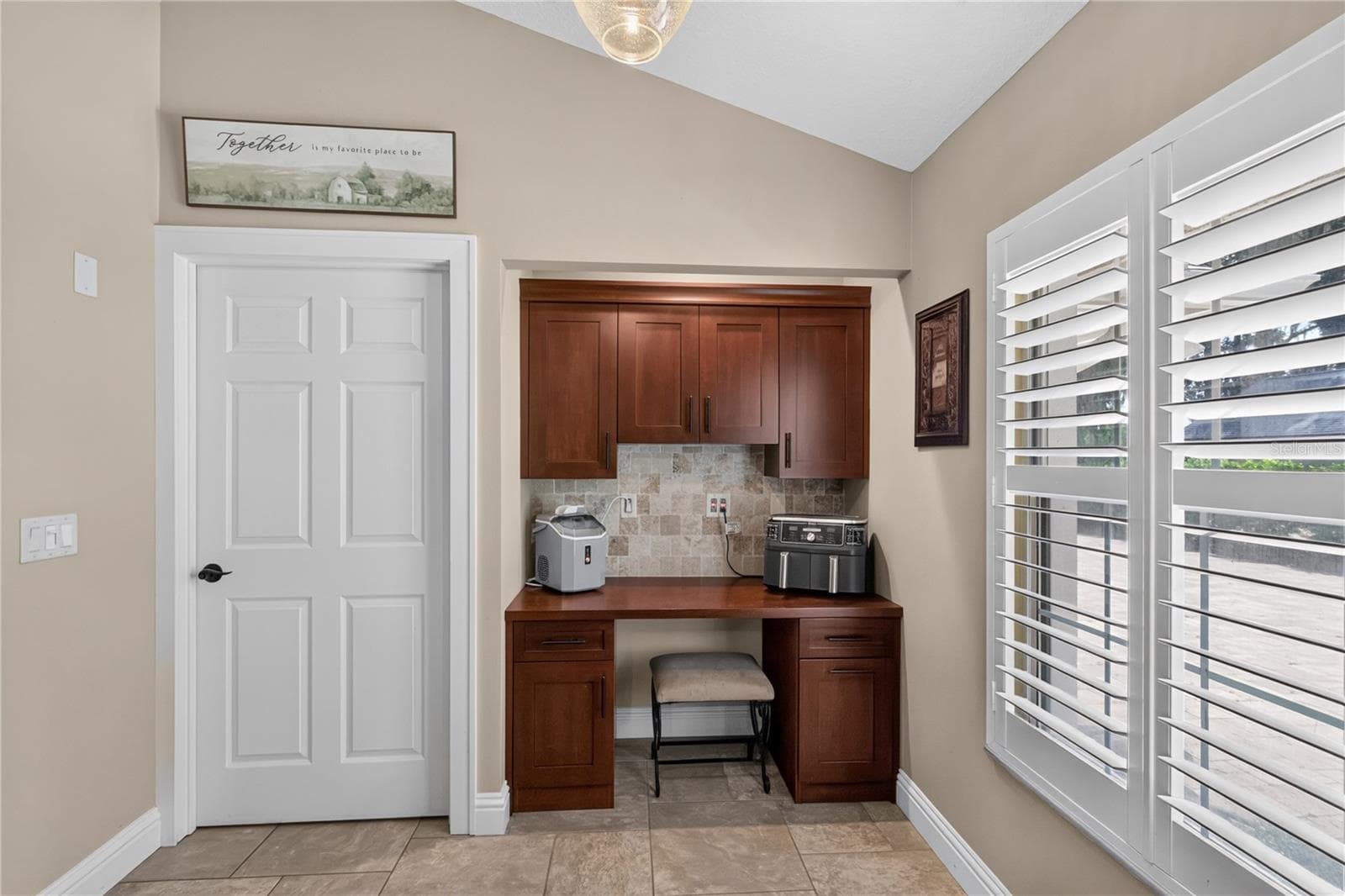16720 BEAUCLAIRE CT — photo 9 of 46