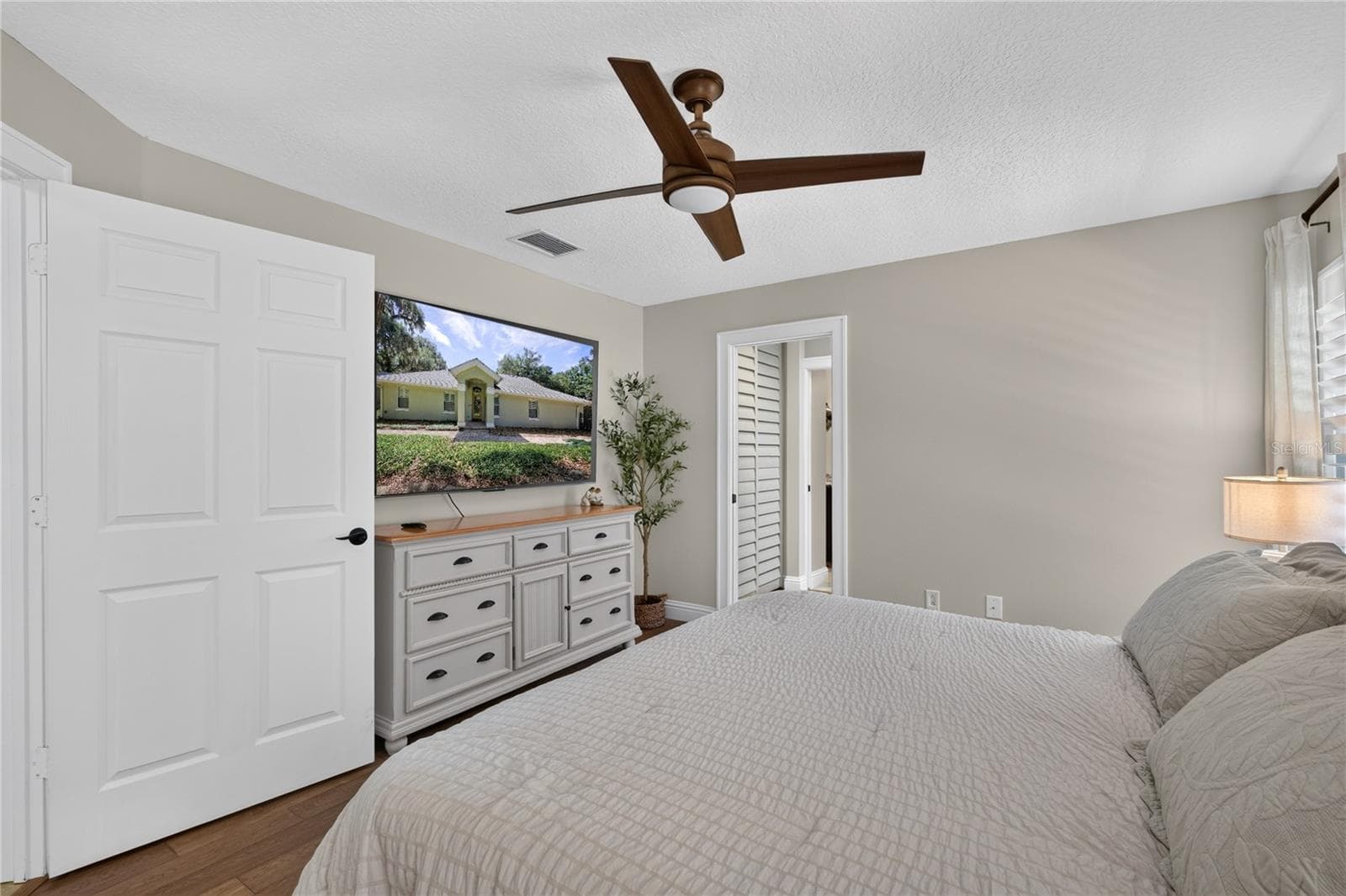 16720 BEAUCLAIRE CT — photo 11 of 46