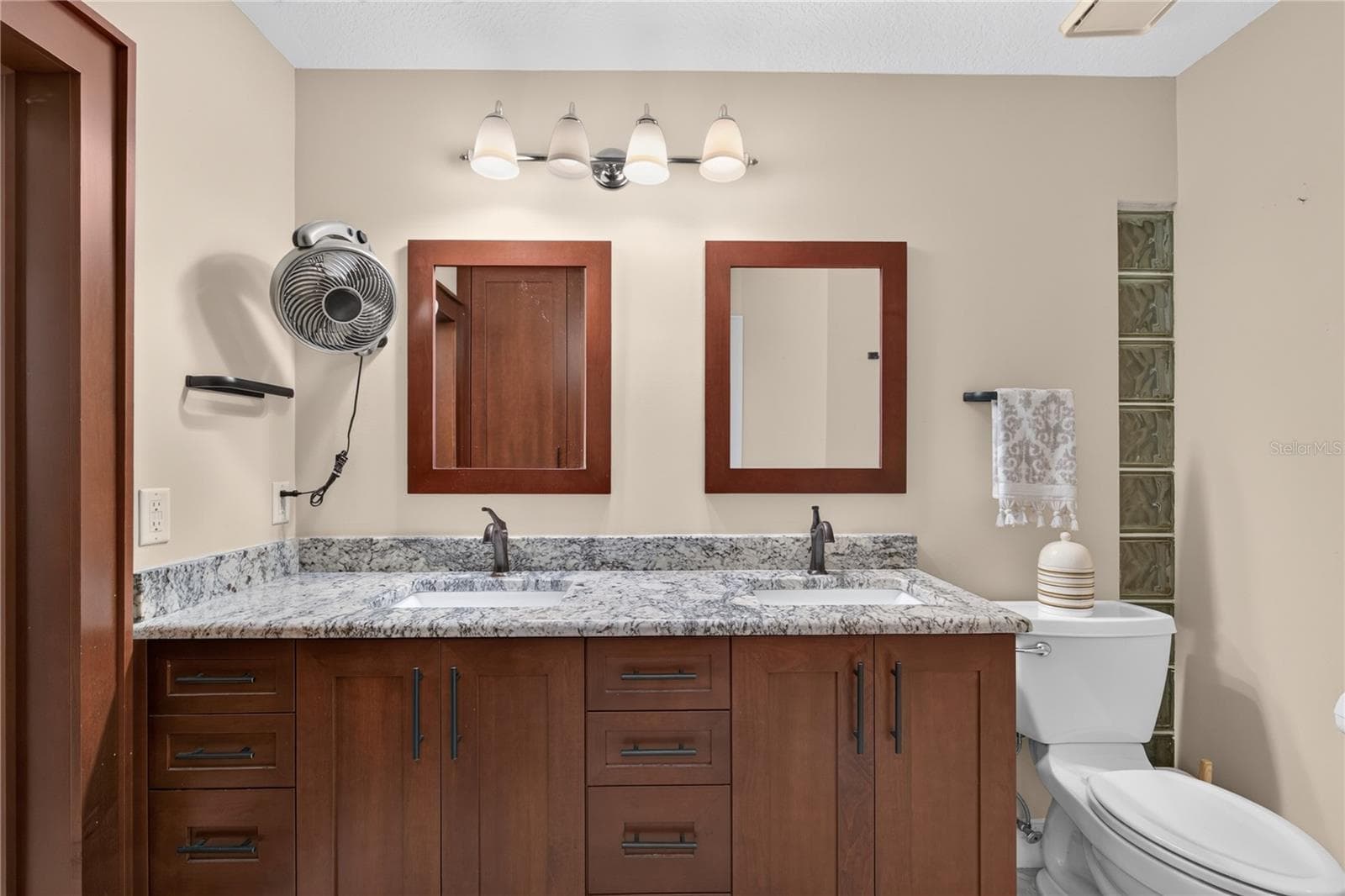 16720 BEAUCLAIRE CT — photo 13 of 46