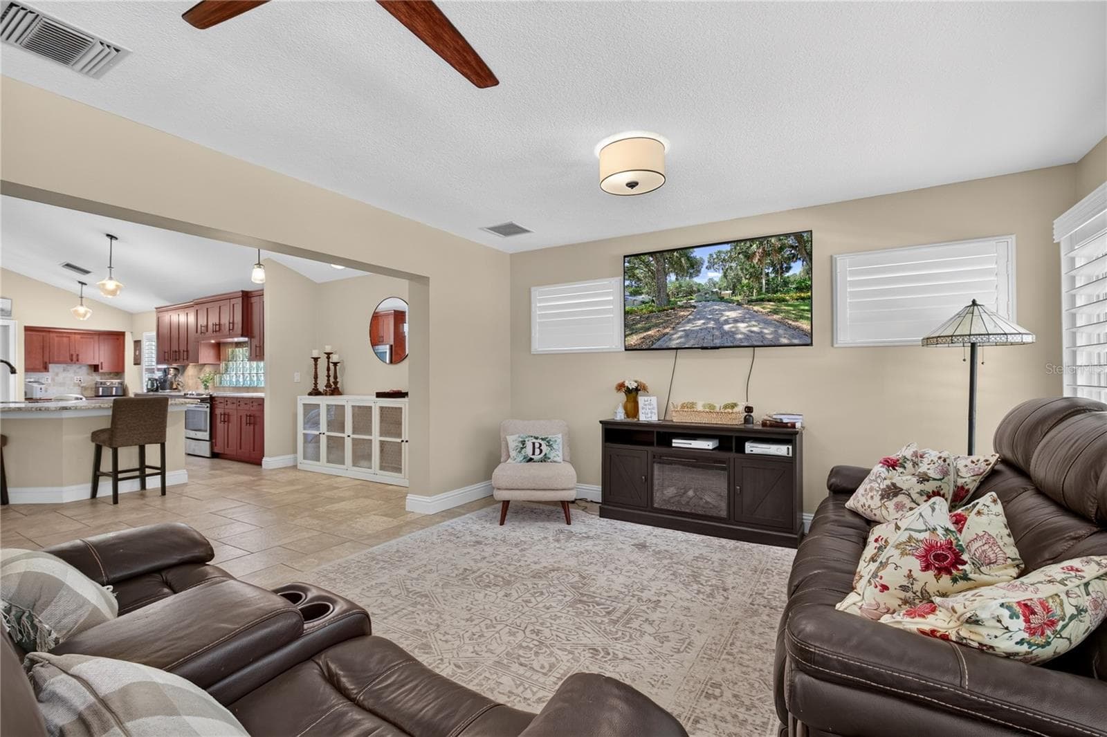 16720 BEAUCLAIRE CT — photo 5 of 46