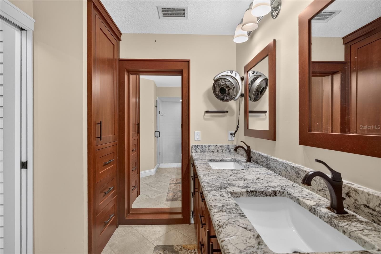 16720 BEAUCLAIRE CT — photo 15 of 46