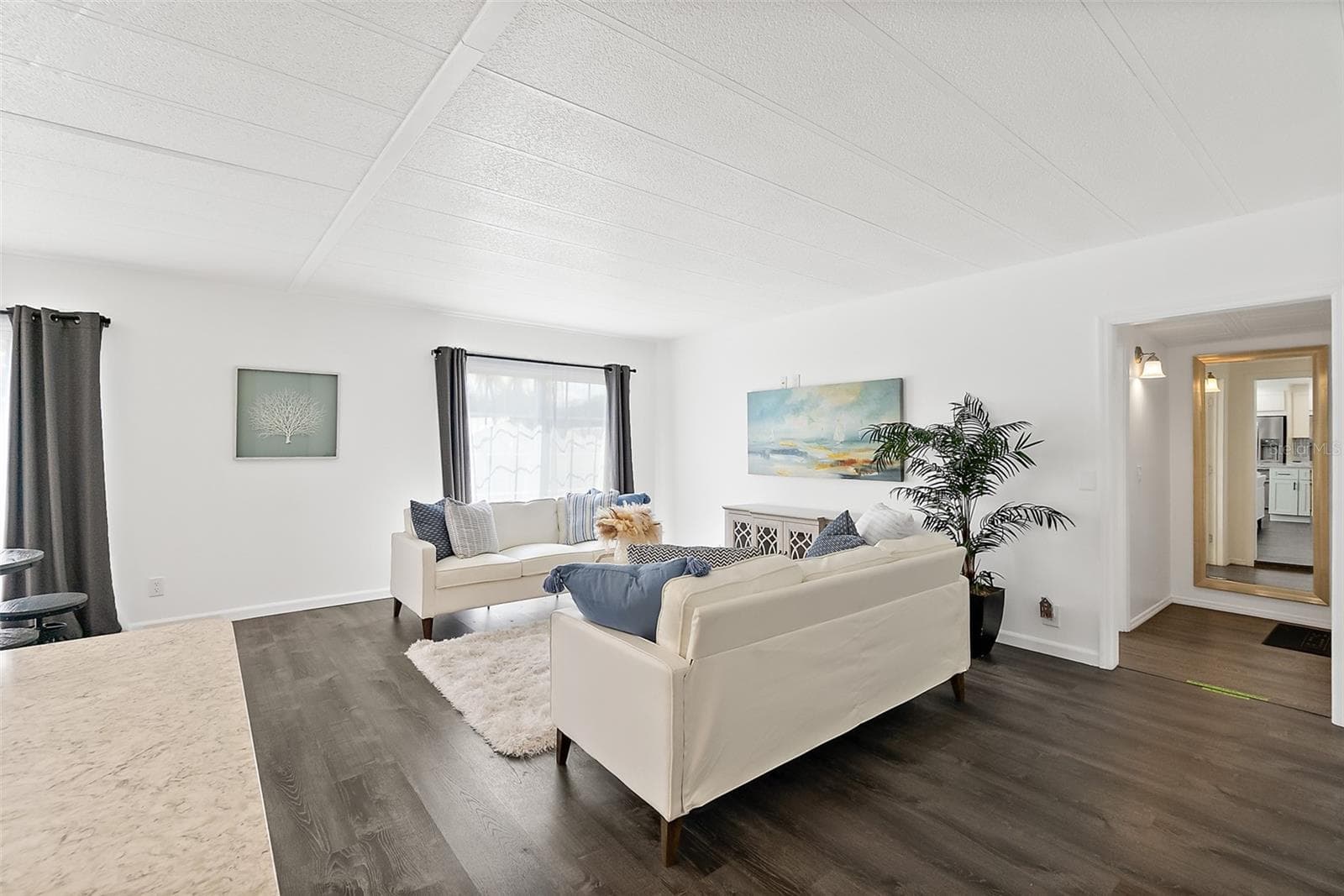 5660 WOOD STREET — photo 4 of 46