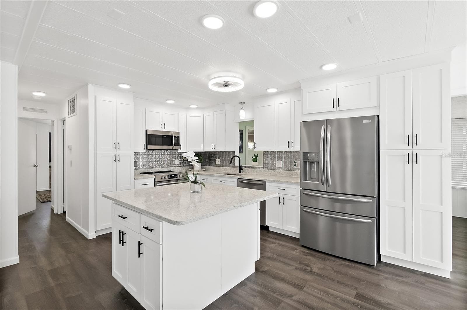 5660 WOOD STREET — photo 13 of 46