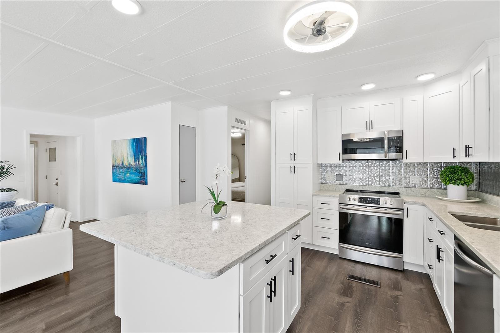 5660 WOOD STREET — photo 7 of 46
