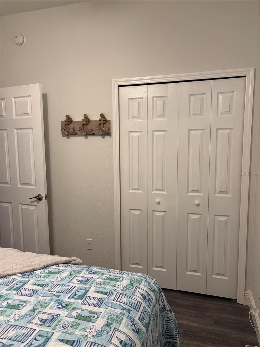 121 DAISY LANE — photo 8 of 13