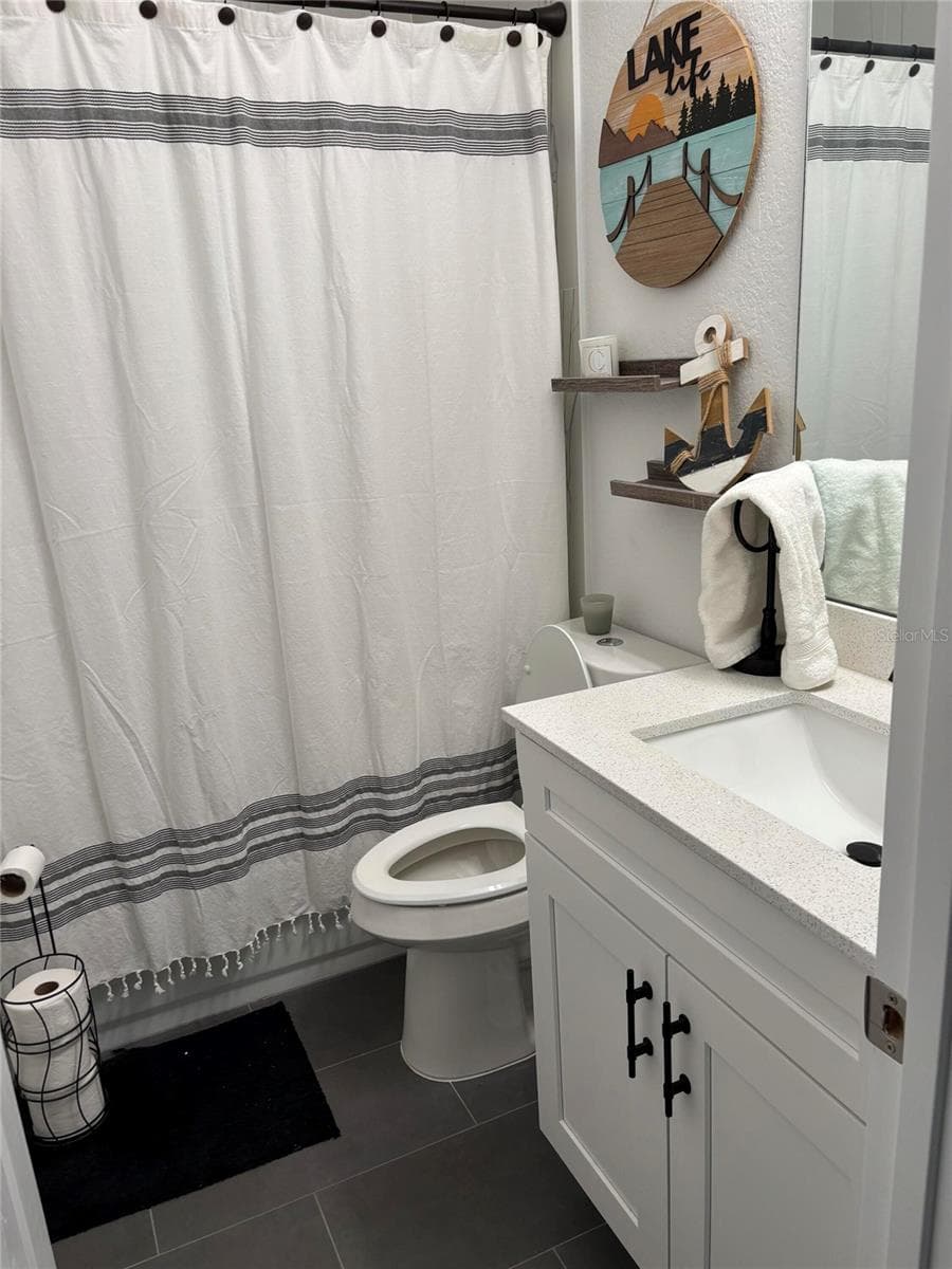 121 DAISY LANE — photo 7 of 13