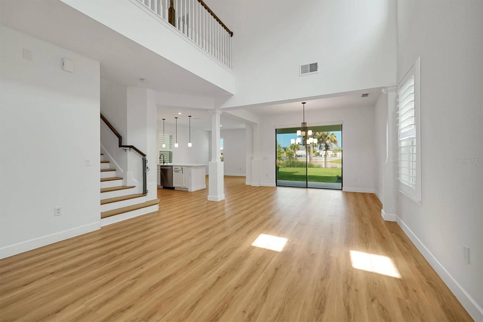 1316 BLUE STEM LANE — photo 4 of 42