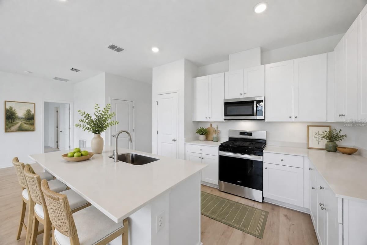 6205 SANDERS GROVE CIRCLE — photo 5 of 38