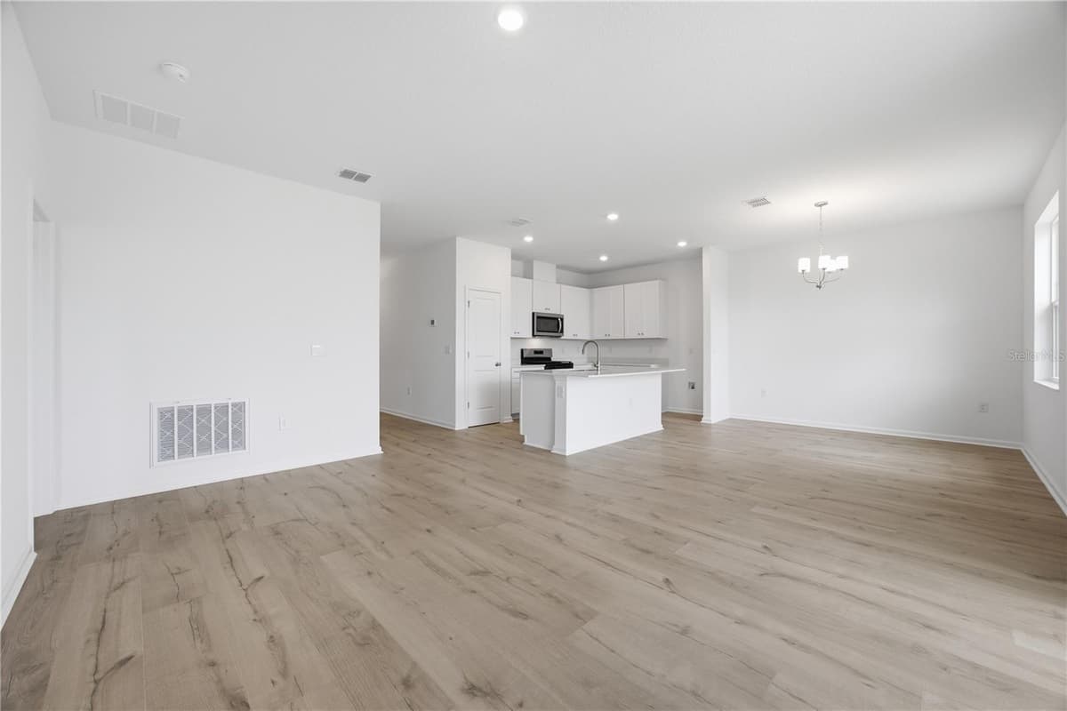 6205 SANDERS GROVE CIRCLE — photo 11 of 38