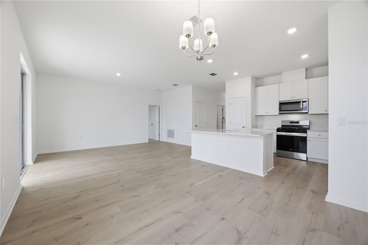 6205 SANDERS GROVE CIRCLE — photo 12 of 38