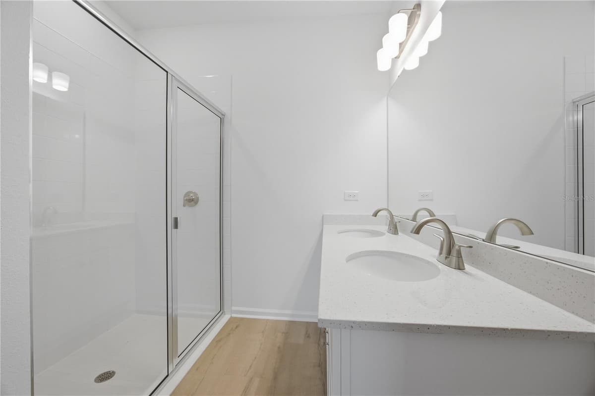 6205 SANDERS GROVE CIRCLE — photo 17 of 38