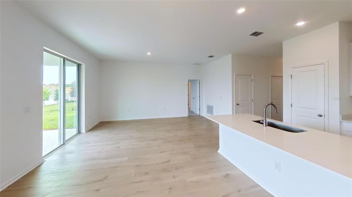 6205 SANDERS GROVE CIRCLE — photo 10 of 38