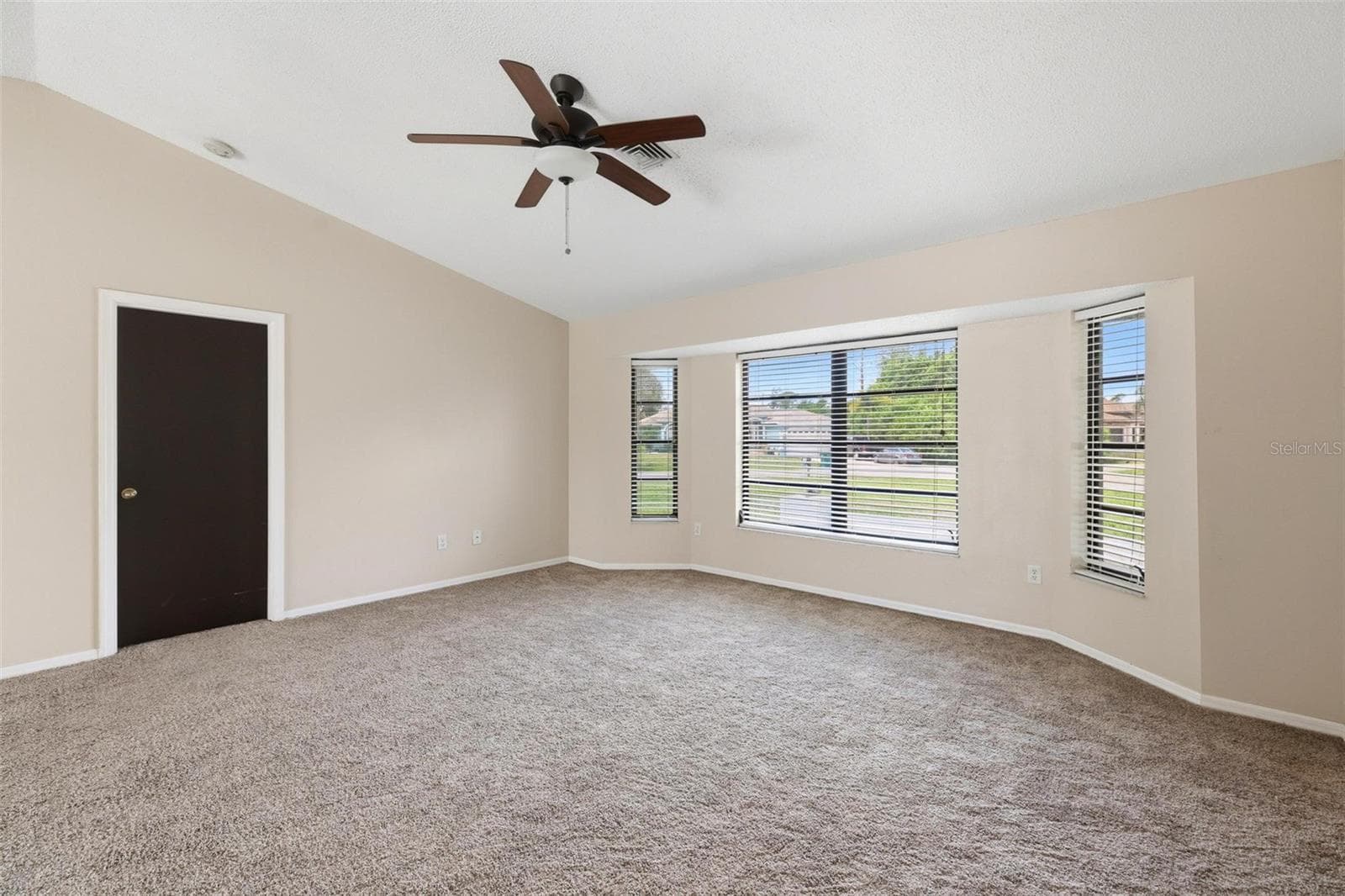 5412 ULYSSES STREET — photo 12 of 86