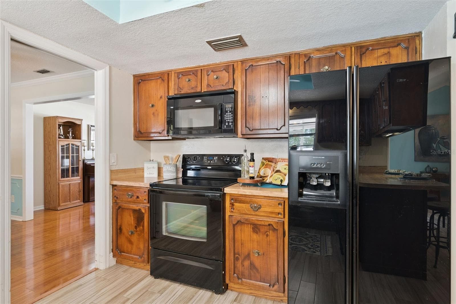 128 DELLWOOD DRIVE — photo 16 of 35
