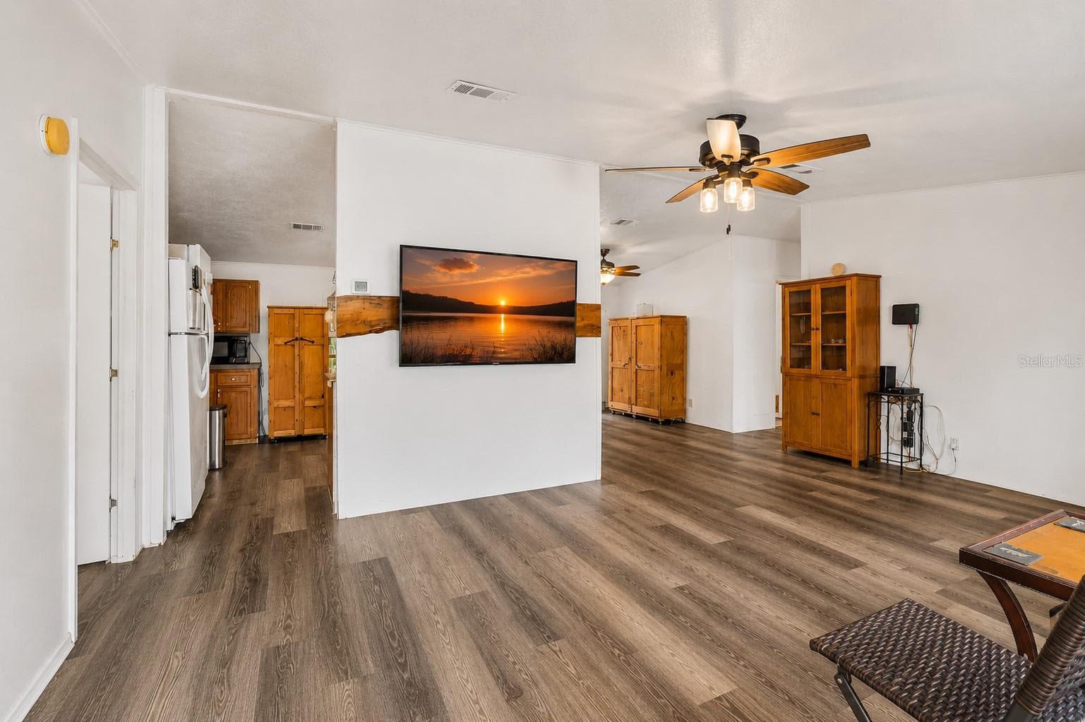 17808 DOGWOOD DRIVE — photo 8 of 68