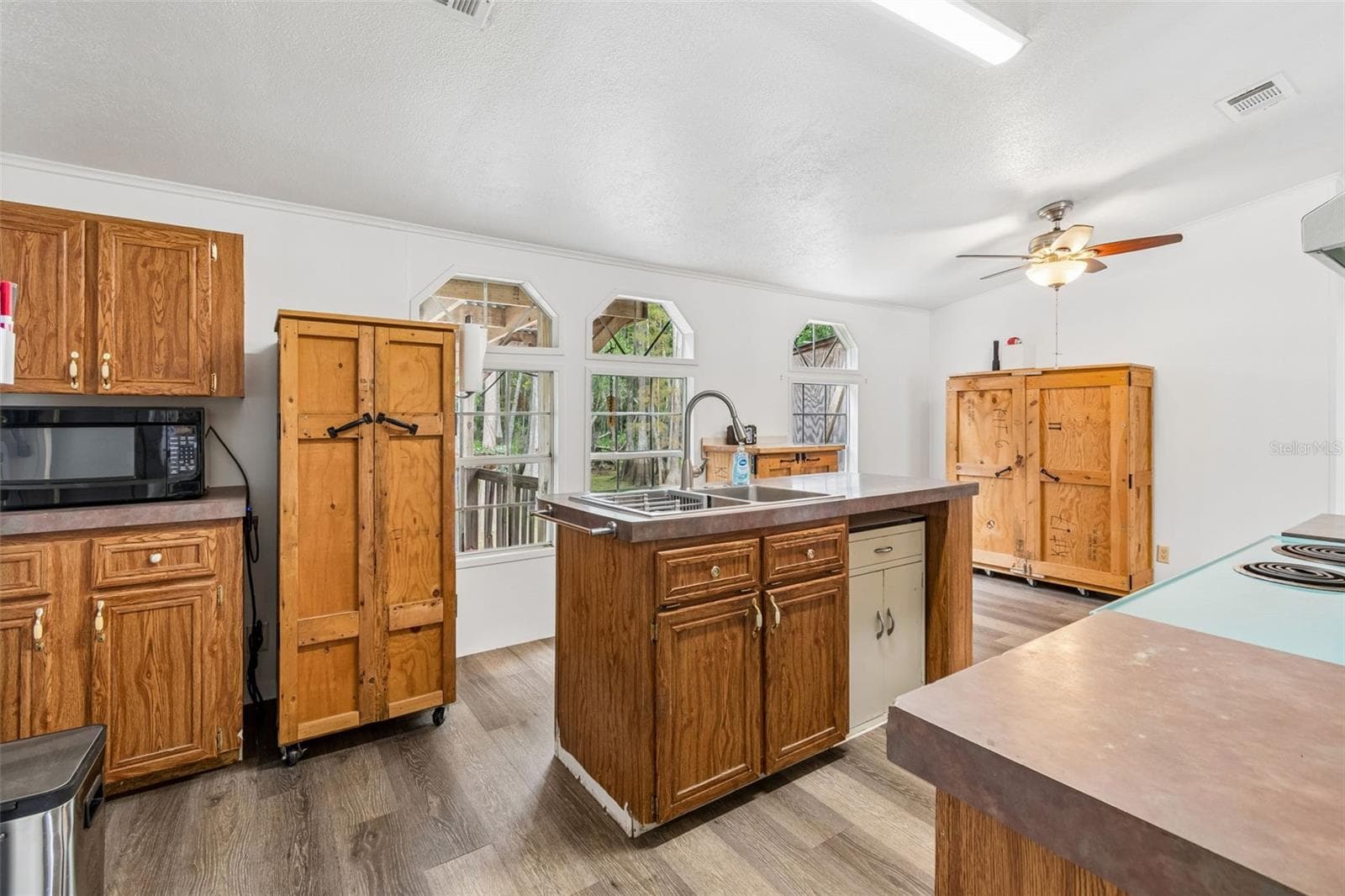 17808 DOGWOOD DRIVE — photo 16 of 68
