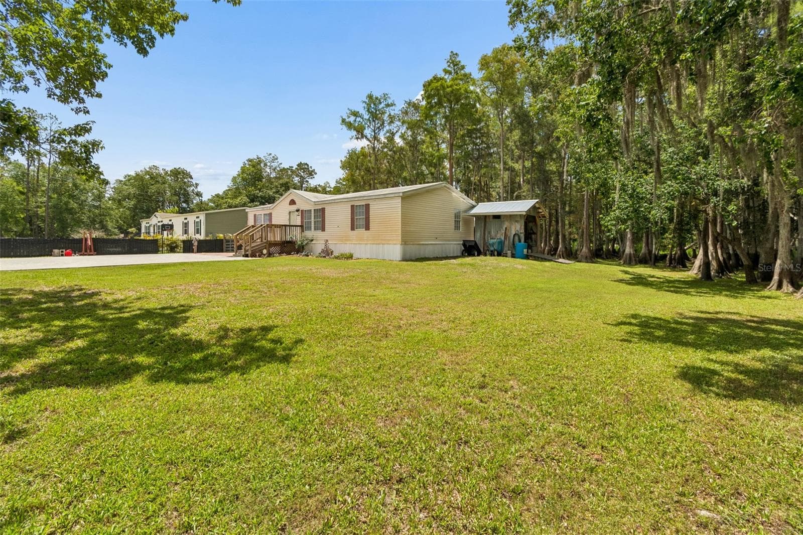 17808 DOGWOOD DRIVE — photo 3 of 68