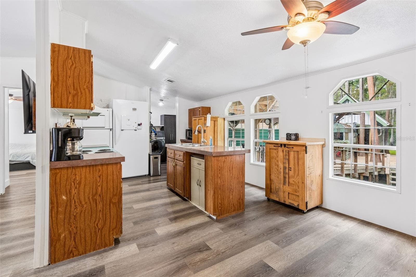 17808 DOGWOOD DRIVE — photo 12 of 68
