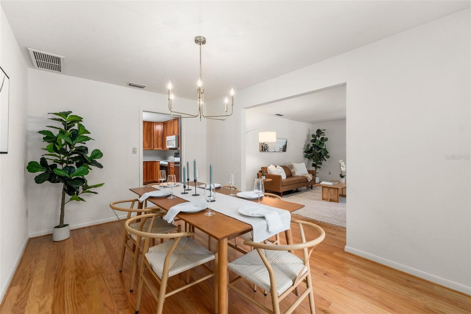 7610 40TH AVENUE — photo 10 of 41