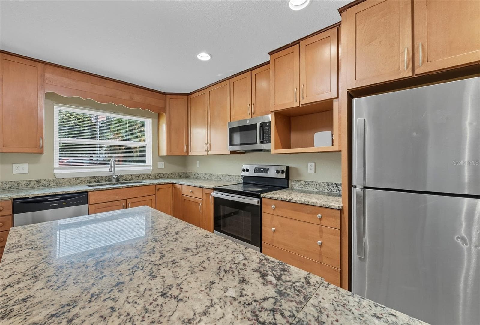 28042 LOIS DRIVE — photo 15 of 46