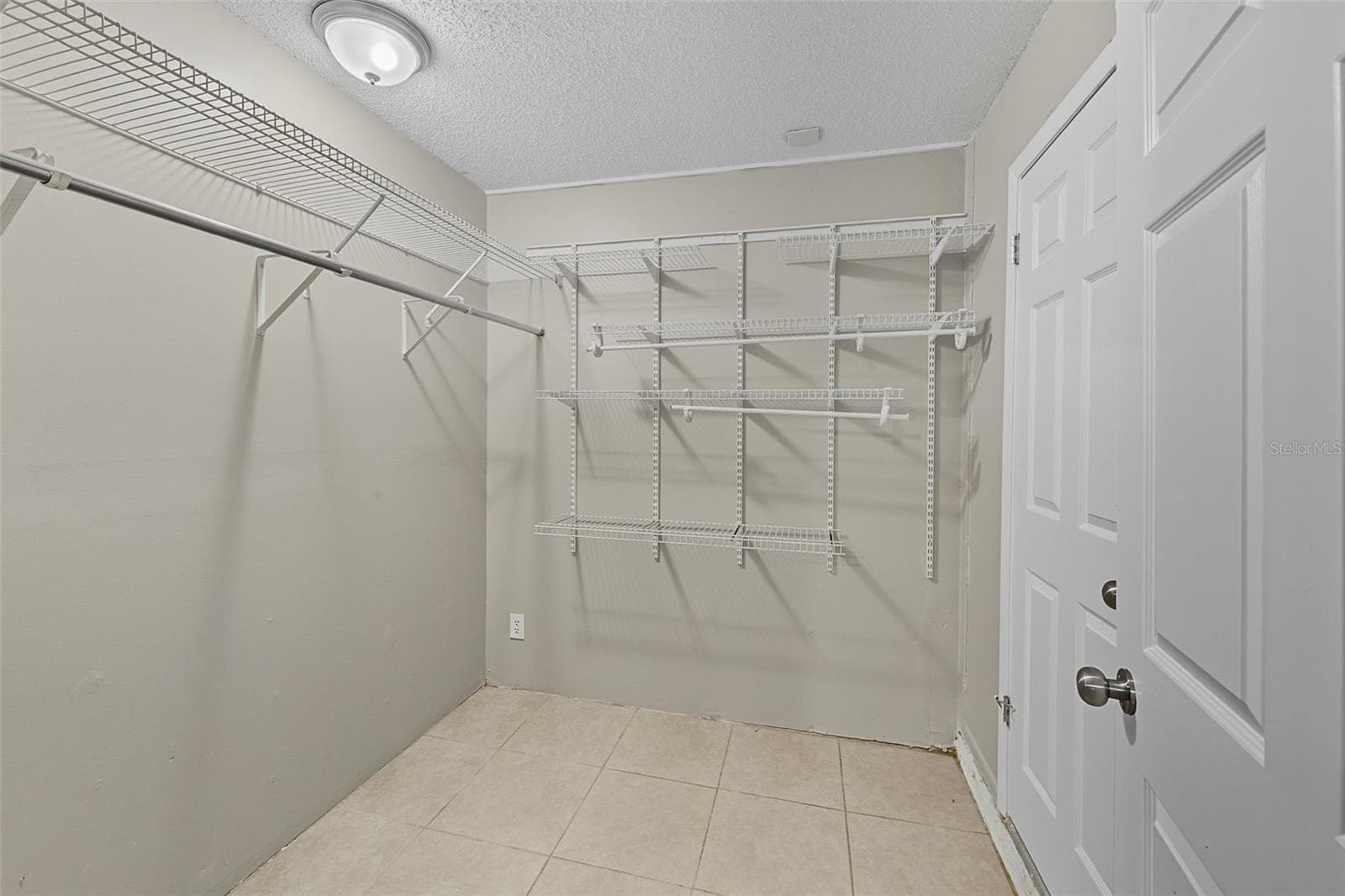 28042 LOIS DRIVE — photo 36 of 46