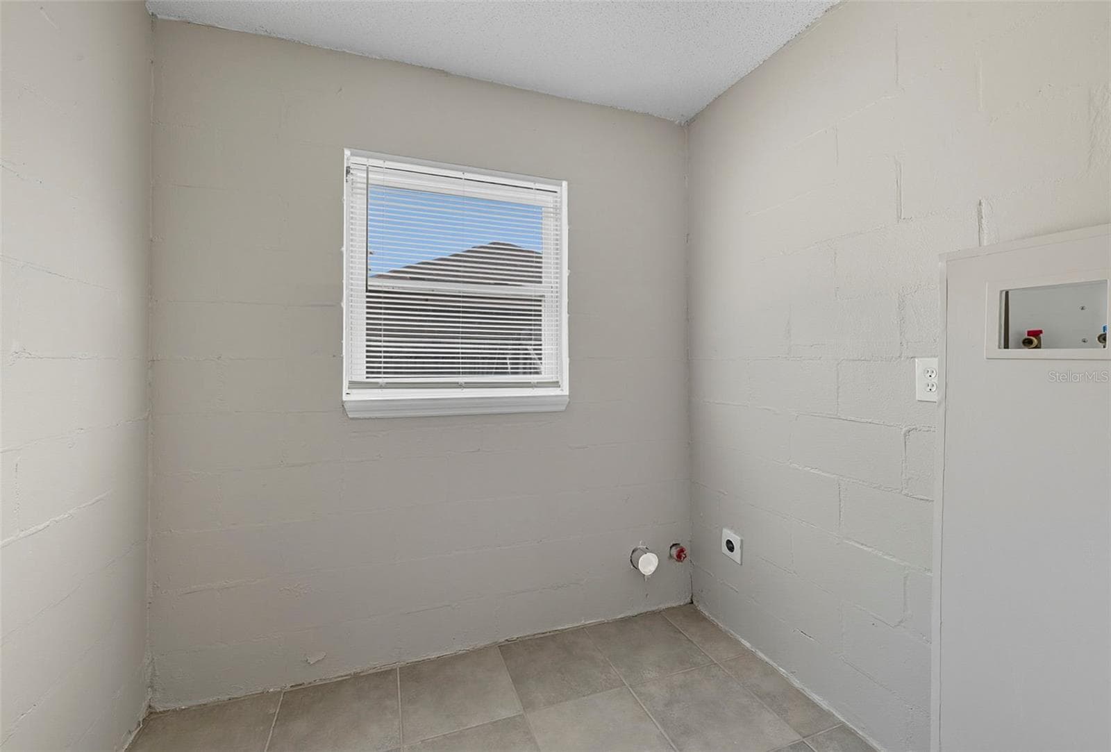28042 LOIS DRIVE — photo 37 of 46