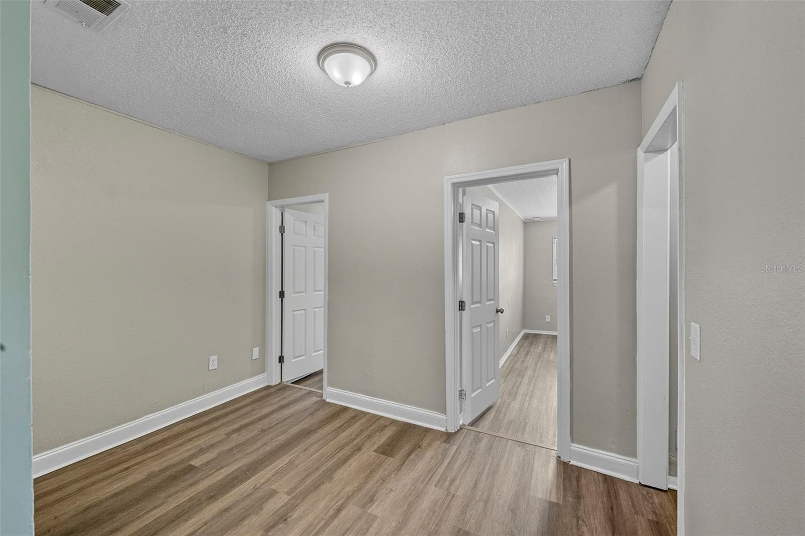 28042 LOIS DRIVE — photo 19 of 46