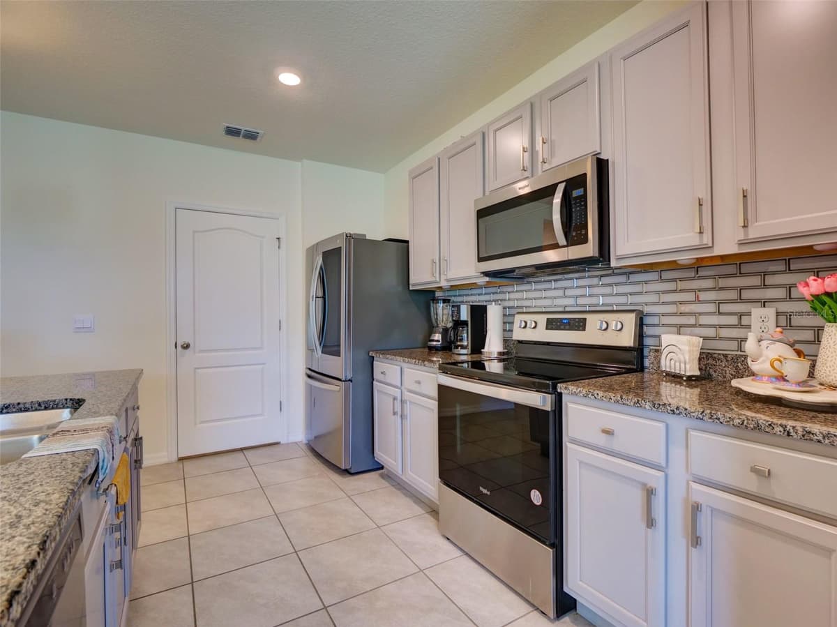 11244 AMBER RIDGE DRIVE — photo 14 of 40