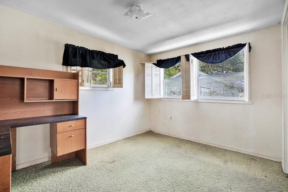 555 WESTOVER PARKWAY — photo 11 of 21