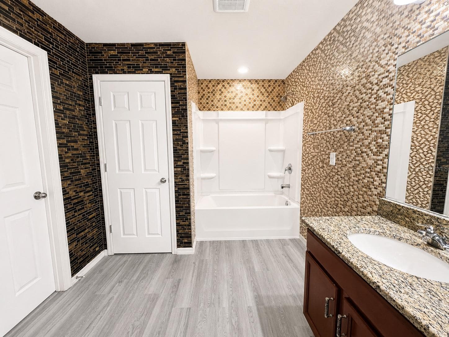 9126 FREEDOM HILL DR — photo 13 of 19