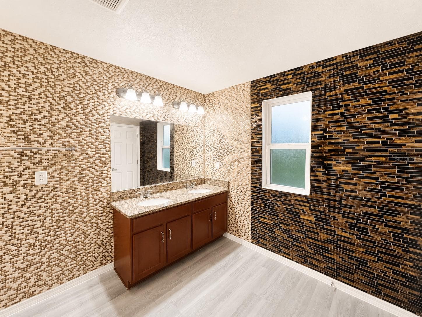 9126 FREEDOM HILL DR — photo 14 of 19
