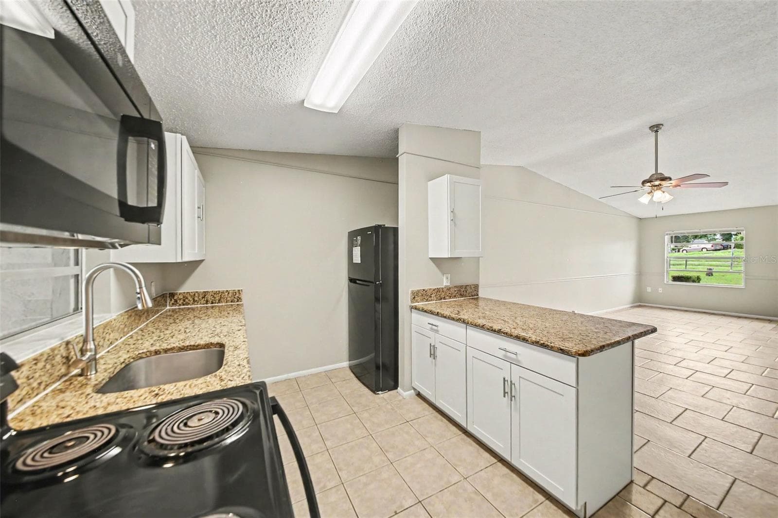 1188 WOODMAN WAY — photo 3 of 8