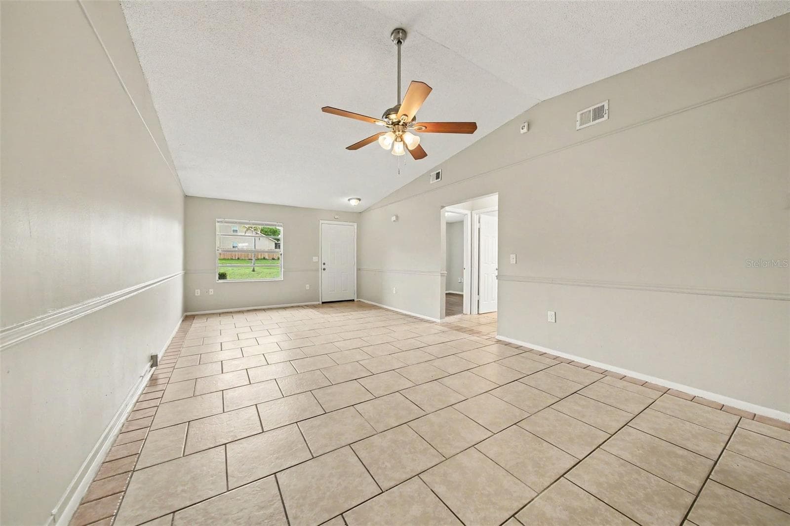 1188 WOODMAN WAY — photo 5 of 8