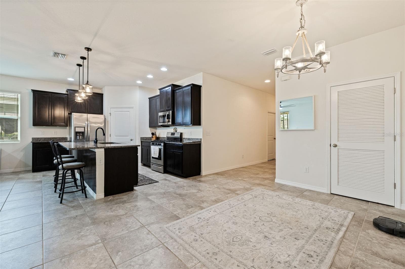 7533 LANTERN PARK AVENUE — photo 8 of 44