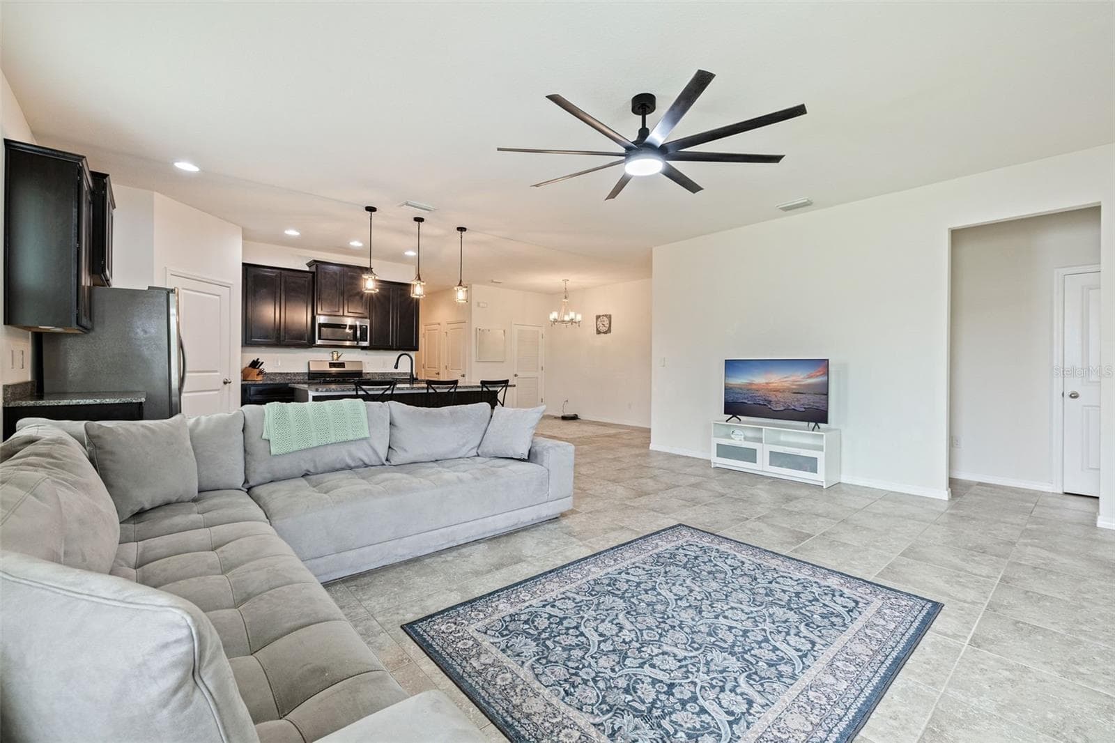 7533 LANTERN PARK AVENUE — photo 13 of 44
