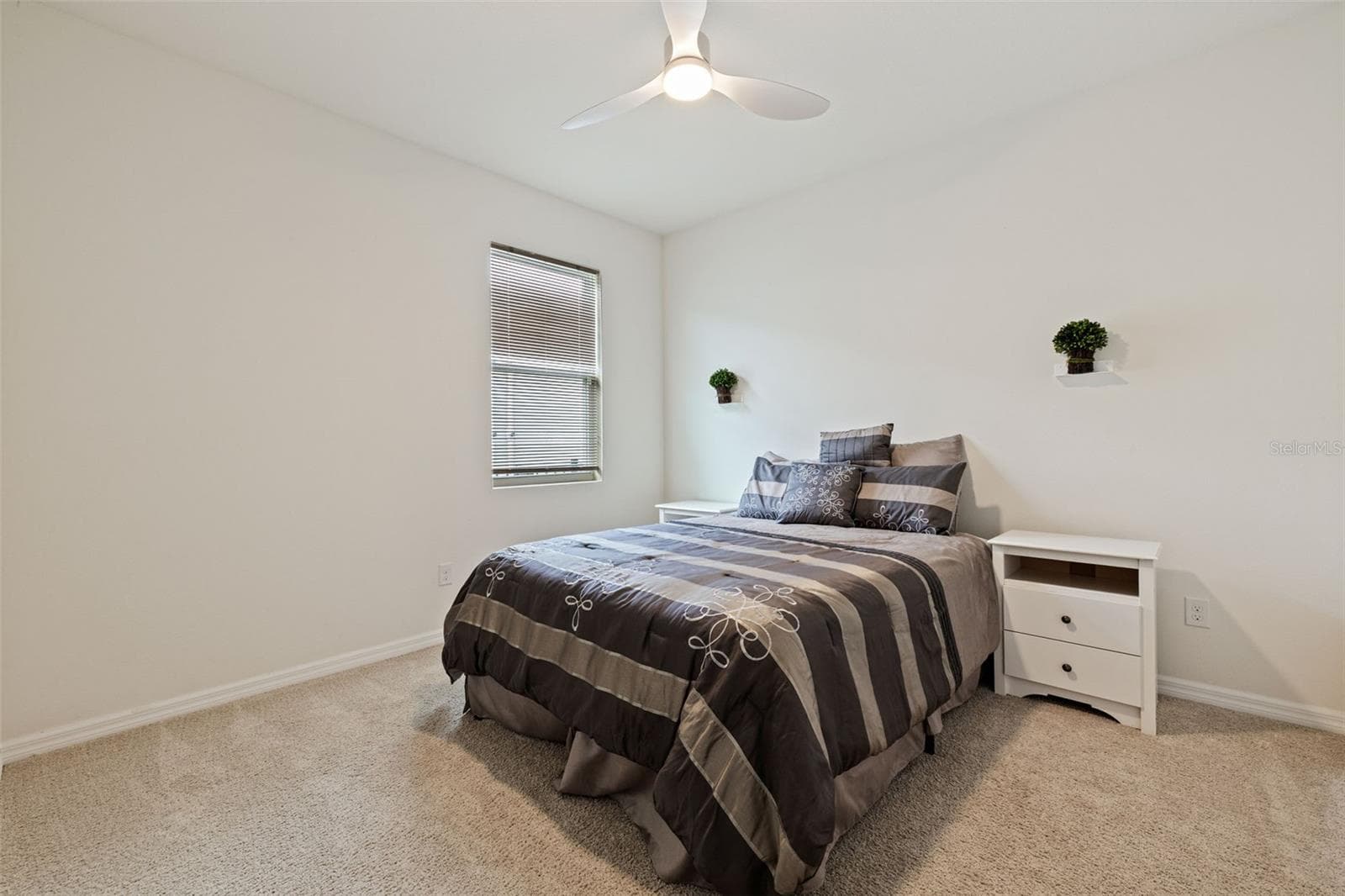 7533 LANTERN PARK AVENUE — photo 19 of 44