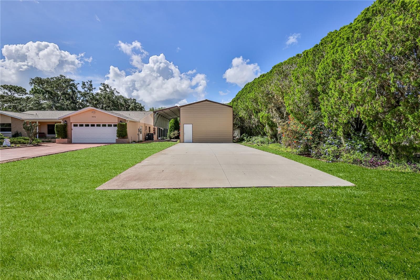 8270 SYCAMORE DRIVE — photo 5 of 68