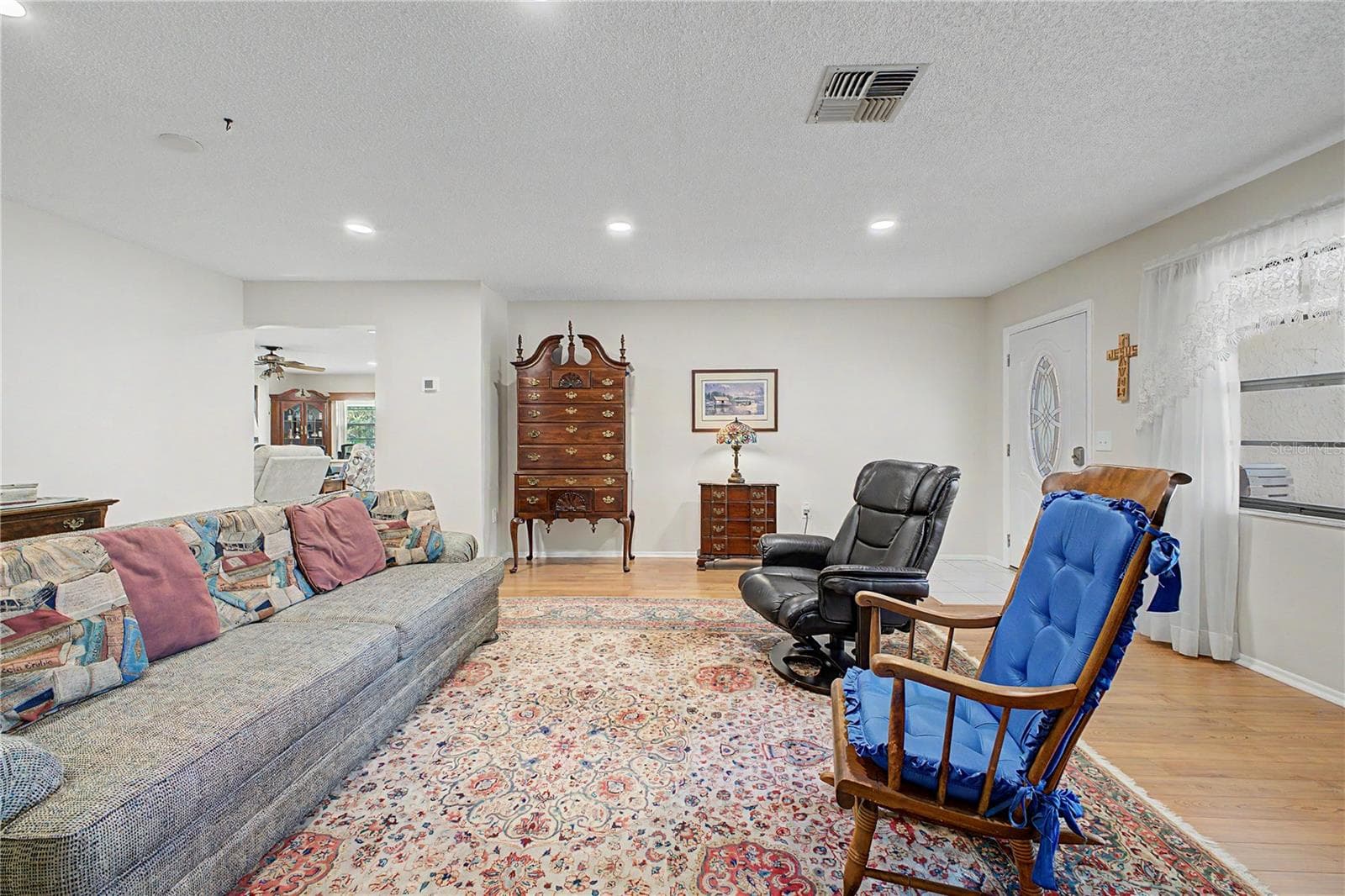8270 SYCAMORE DRIVE — photo 13 of 68